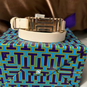 NWT Tory Burch double wrap bracelet. Nude pink with rose gold hardware